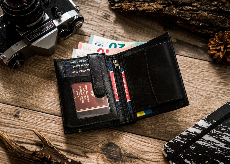 Гаманець чоловічий PETERSON PTN-303UP-BLACK Гаманець чоловічий PETERSON PTN-303UP-BLACK