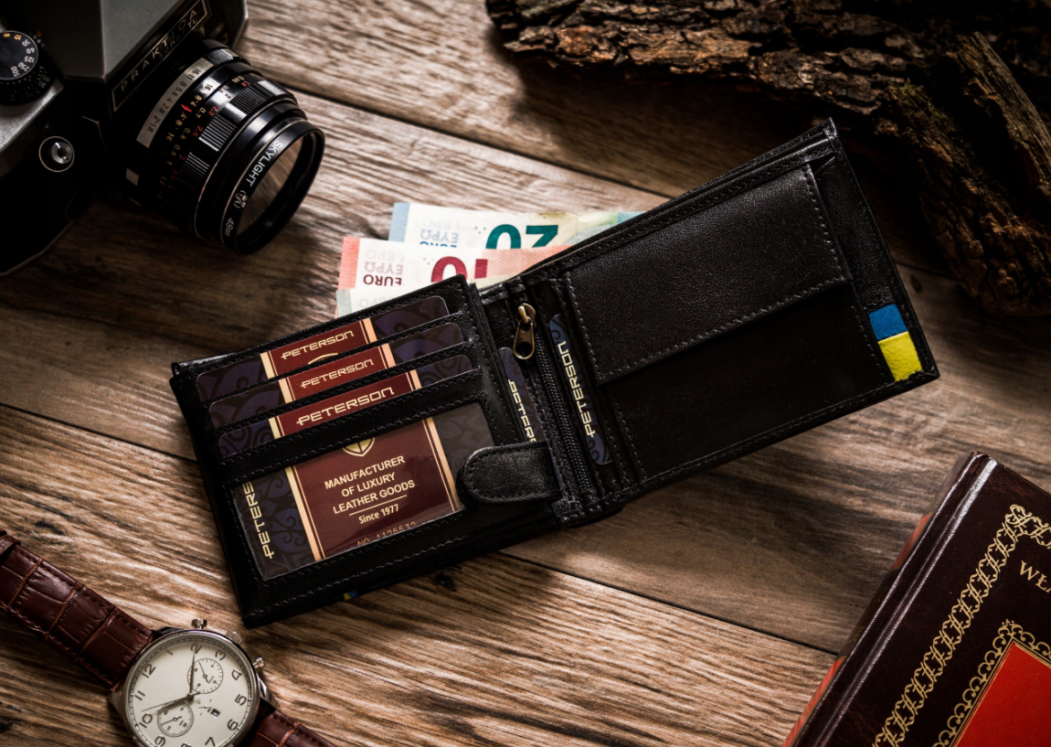 Гаманець чоловічий PETERSON PTN-304UP-BLACK Гаманець чоловічий PETERSON PTN-304UP-BLACK