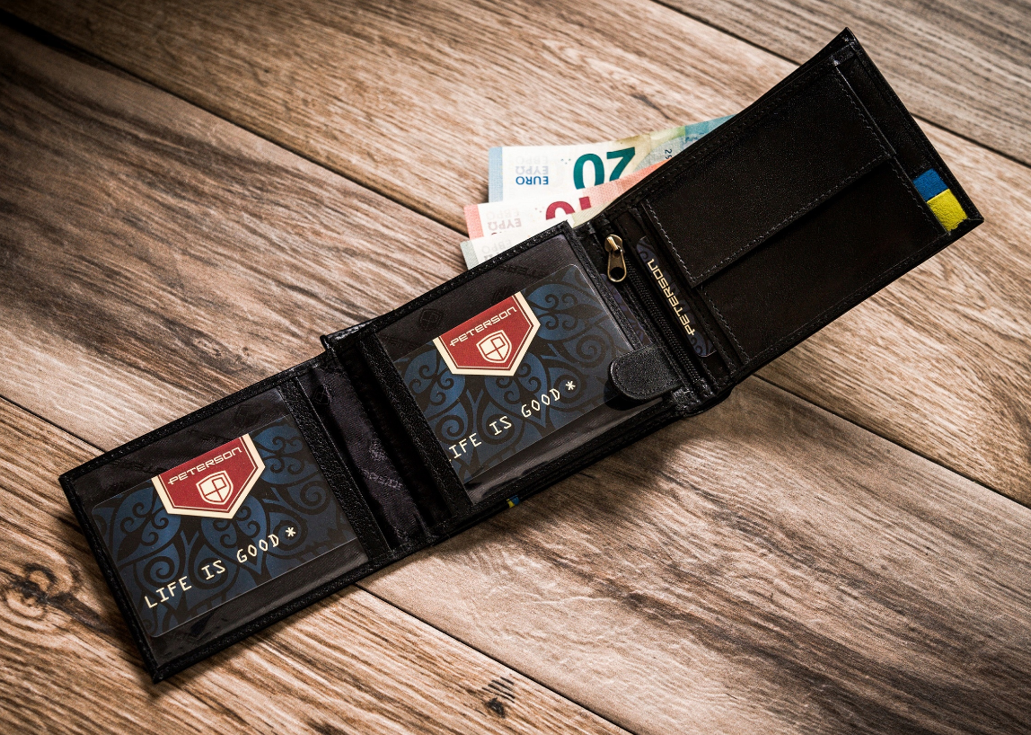 Гаманець чоловічий PETERSON PTN-304UP-BLACK Гаманець чоловічий PETERSON PTN-304UP-BLACK
