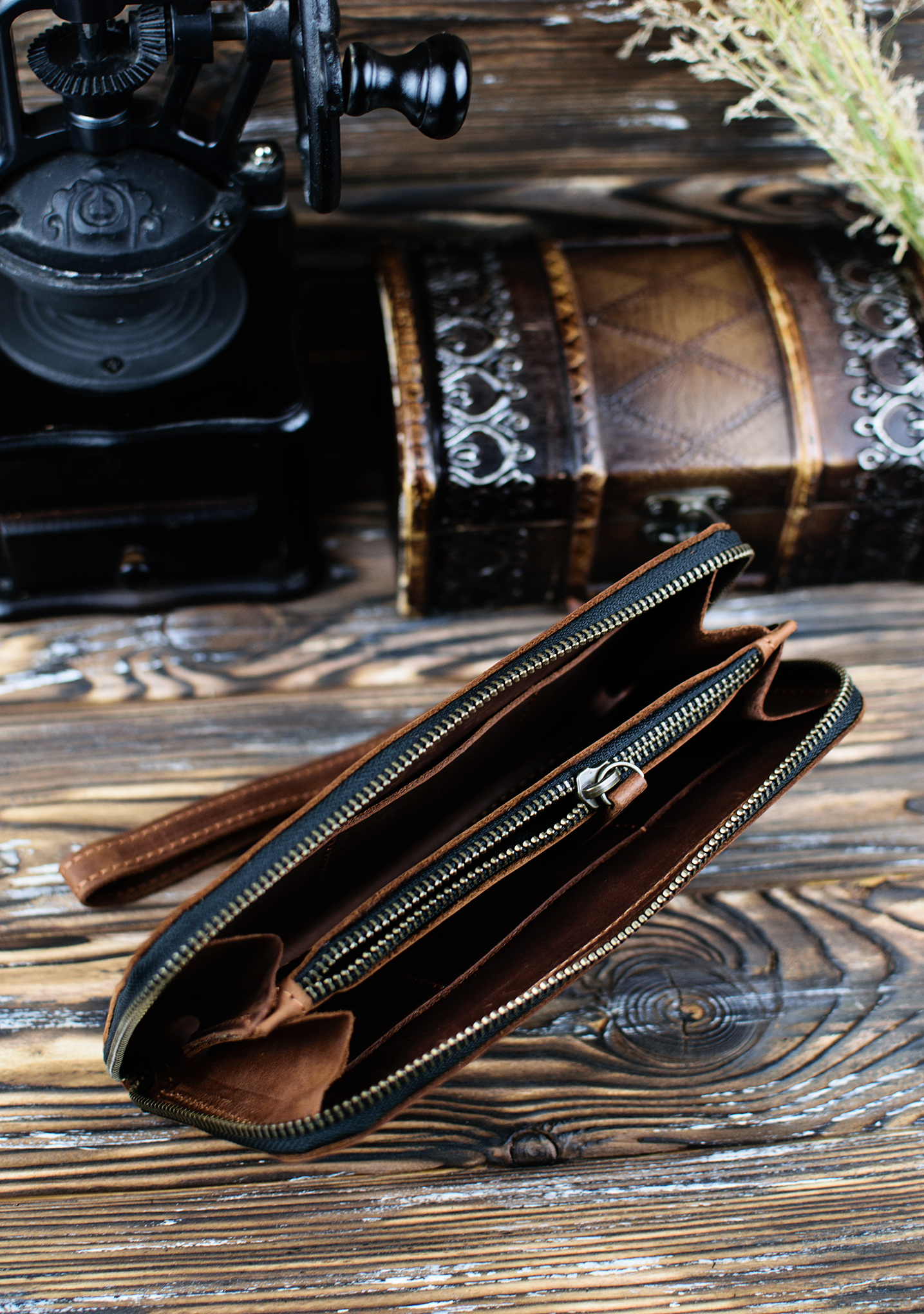 Гаманець шкіряний на блискавці DNK Leather DNK-LW-01-col.N Гаманець шкіряний на блискавці DNK Leather DNK-LW-01-col.N
