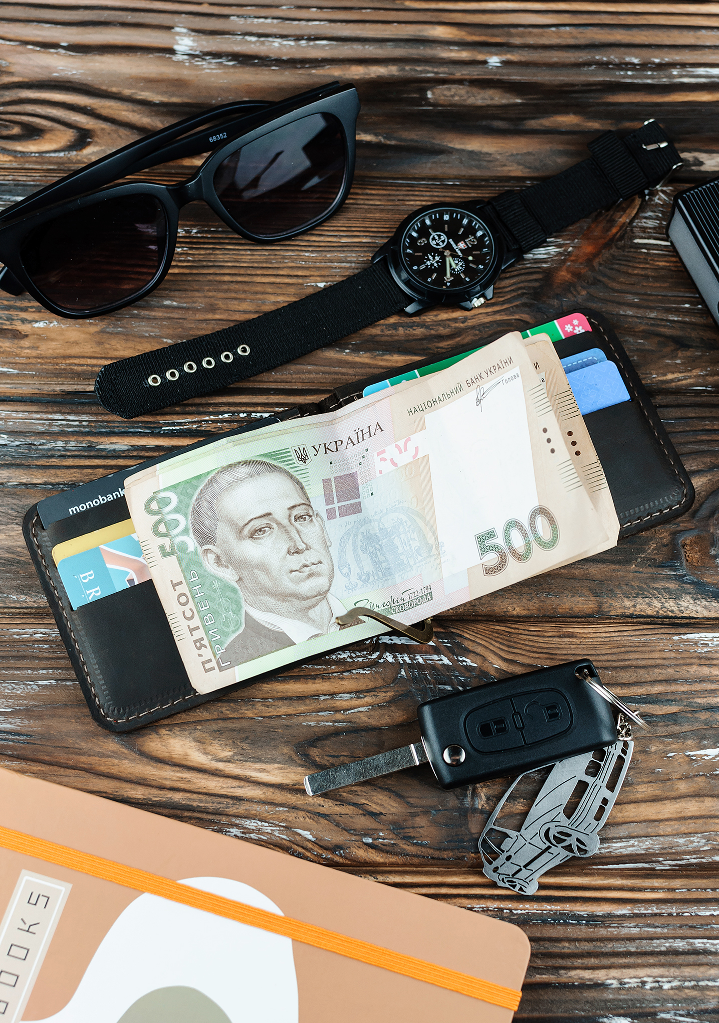 Затиск шкіряний для купюр DNK Leather DNK-LW-09-col.F коричневий Затиск шкіряний для купюр DNK Leather DNK-LW-09-col.F коричневий