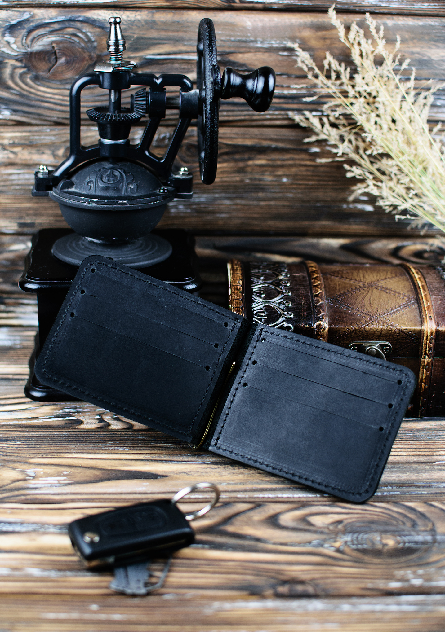 Затиск шкіряний для купюр DNK Leather DNK-LW-09-col.J чорний Затиск шкіряний для купюр DNK Leather DNK-LW-09-col.J чорний